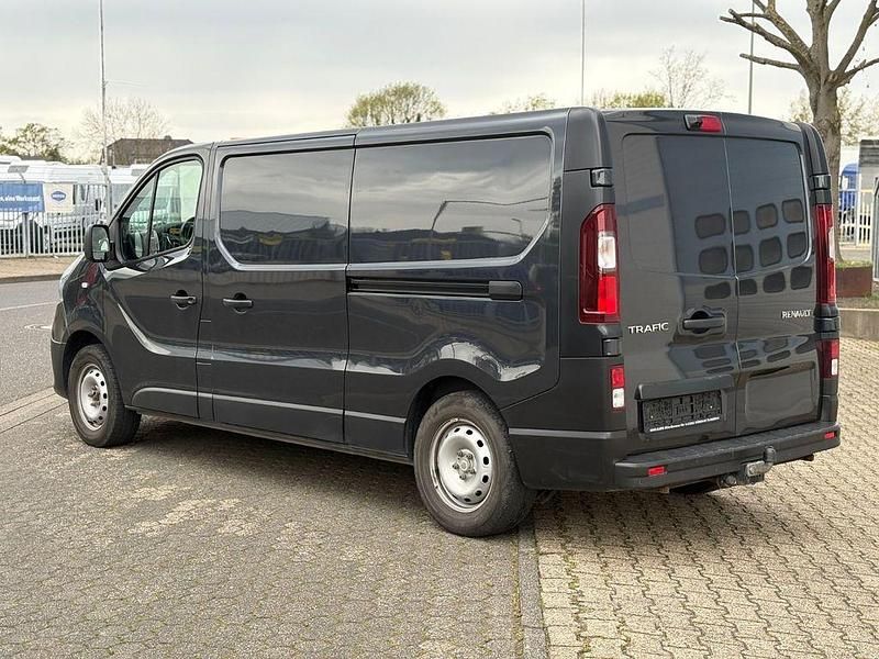 Second-hand Renault Trafic 170 CP (125 kW) 2021 Gri Monovolum