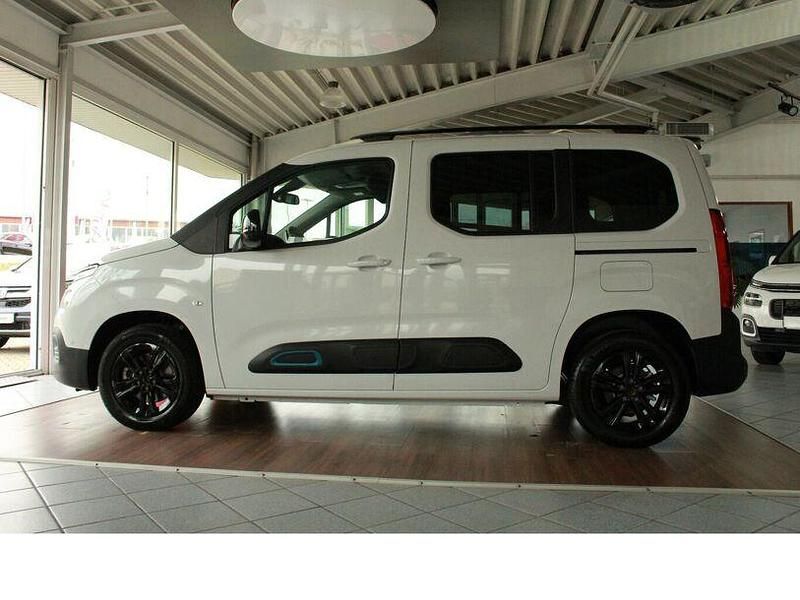 Gebraucht Citroën e-Berlingo Shine 100 kW (136 PS) 2022 Lackierung weiss icy/typ ausse Van / Kleinbus