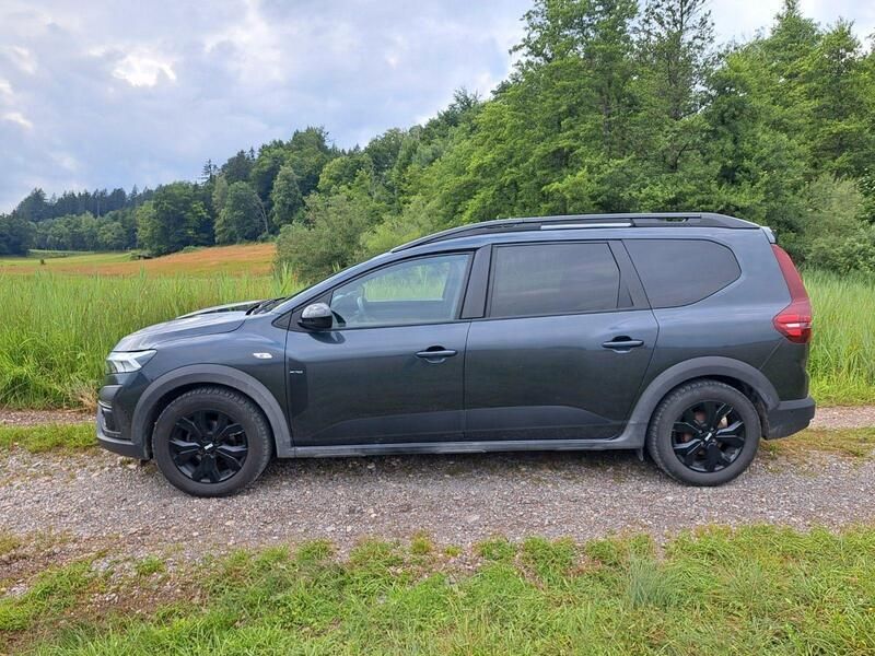 Grau Gebraucht 2023 Dacia Jogger Extreme Kombi | 17.990 € (Fairer Preis) - Bild 1/1