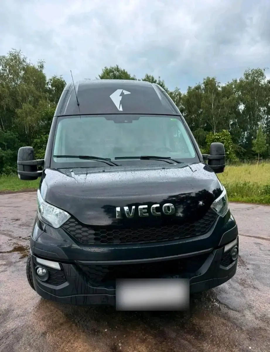Gebraucht Iveco Daily 170 PS (125 kW) 2016 Schwarz