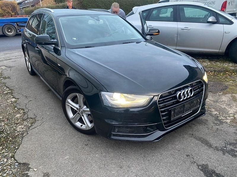 Gebraucht Audi A4 Attraction 204 PS (150 kW) 2014 Schwarz Limousine