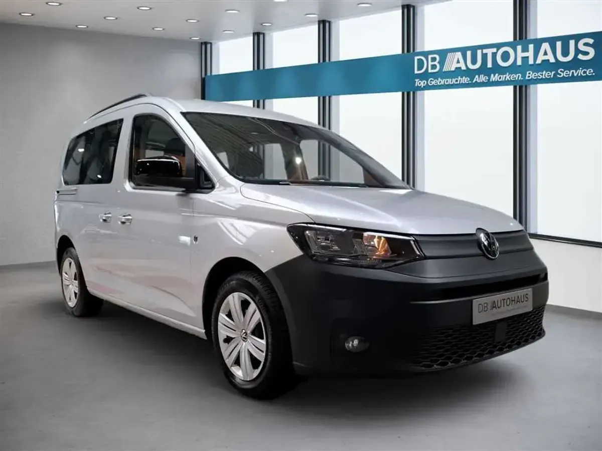 Second-hand VW Caddy 122 CP (89 kW) 2022 Argintiu Monovolum