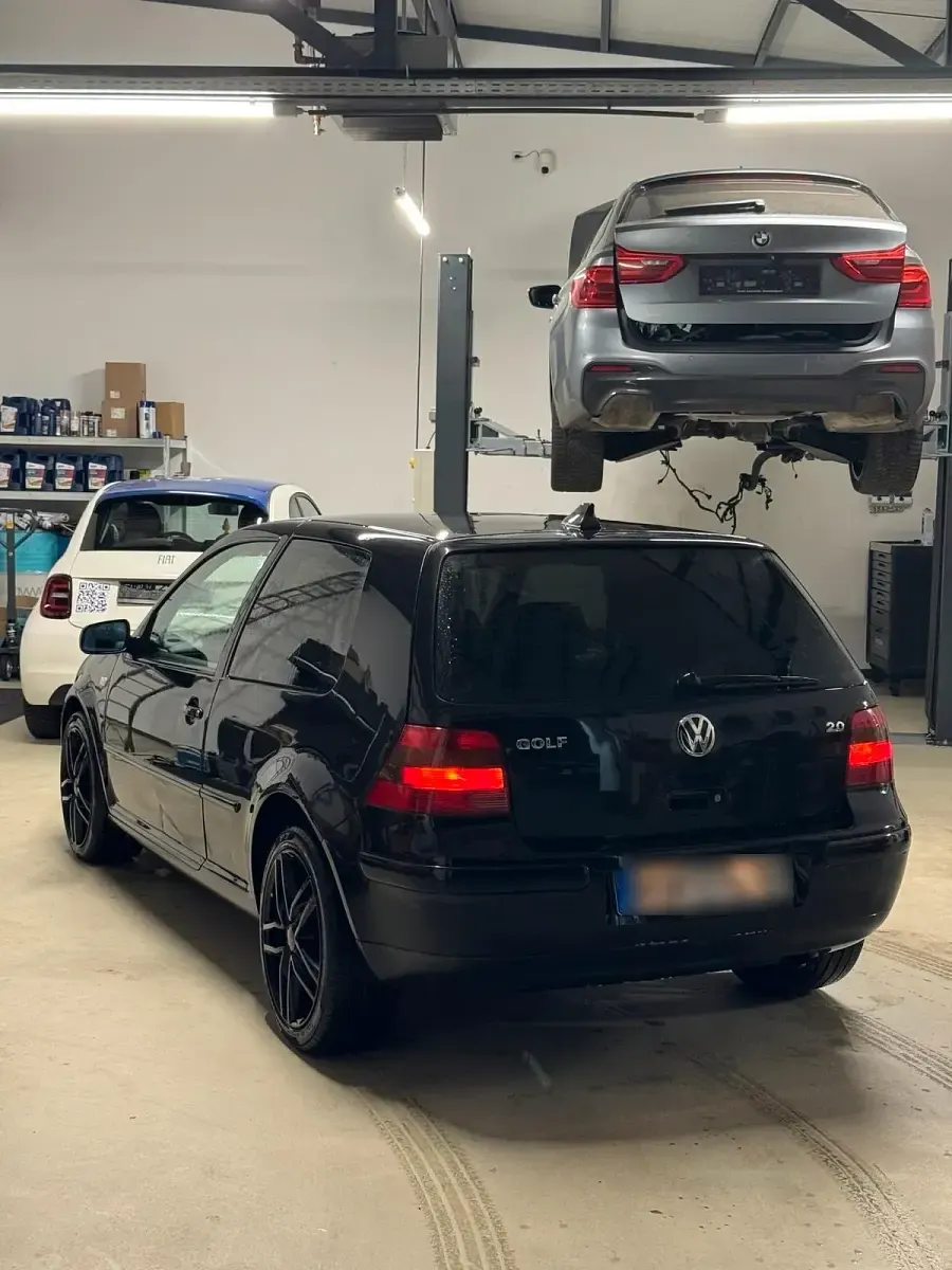 Gebraucht VW Golf 116 PS (85 kW) 2000 Schwarz Coupé