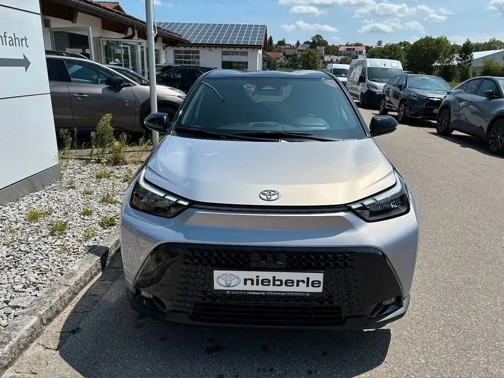 Neu Toyota Aygo X 116 PS (85 kW) 2026 Silber SUV