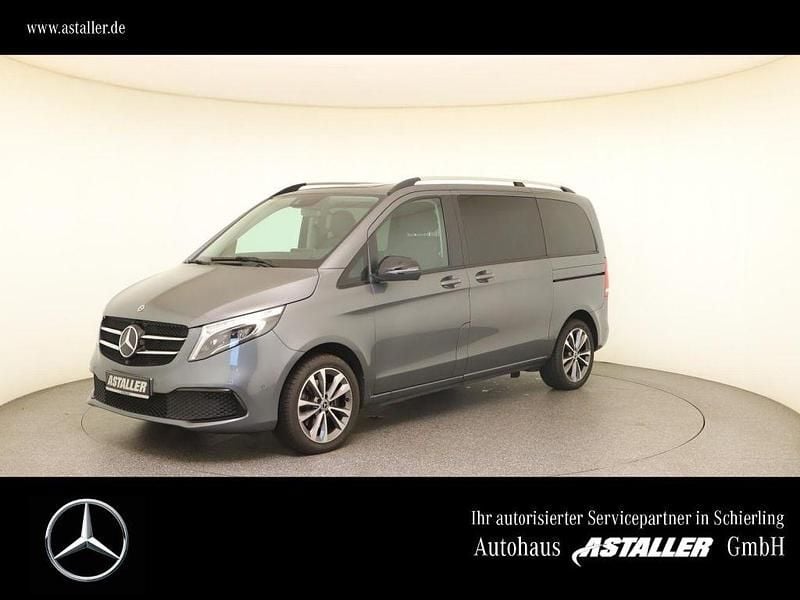 Selenitgrau metallic Gebraucht 2022 Mercedes V300 Avantgarde Edition Van / Kleinbus | 52.899 € (Superpreis) - Bild 1/4