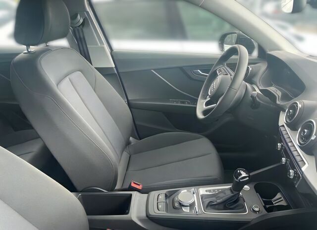 Gebraucht Audi Q2 S-Line 150 PS (110 kW) 2024 Grau SUV