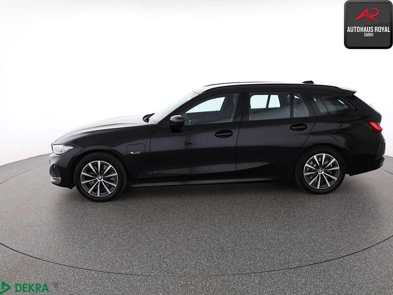 Gebraucht BMW 320e Shadowline 163 PS (119 kW) 2022 Schwarz Kombi