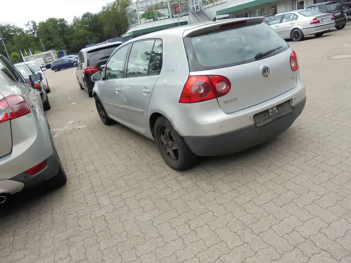 Gebraucht VW Golf V 105 PS (77 kW) 2007 Reflexsilber metallic Kleinwagen