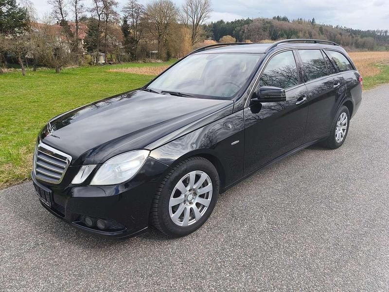 Gebraucht Mercedes E220 170 PS (125 kW) 2011 Schwarz  unilack Kombi