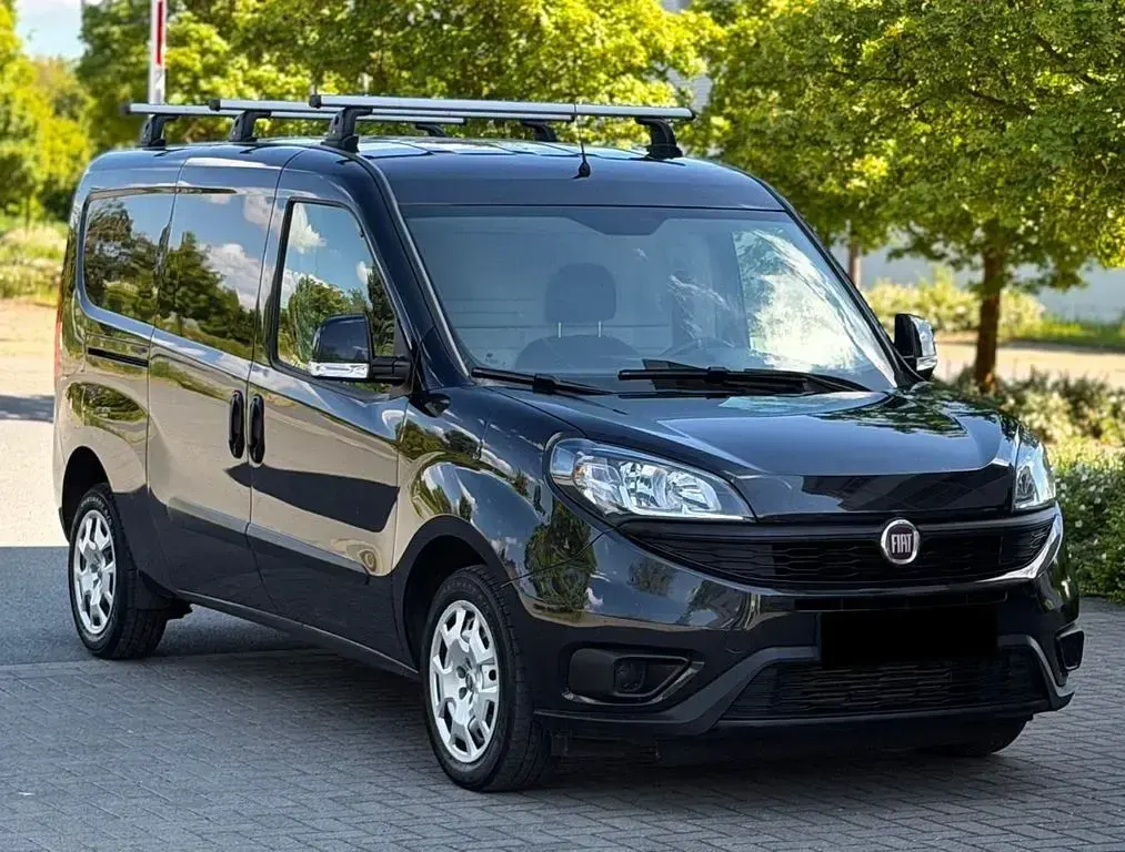 Gebraucht Fiat Doblò 95 PS (69 kW) 2020 Schwarz Van / Kleinbus