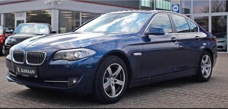 Blau Gebraucht 2010 BMW 523 Limousine | 13.000 € - Bild 1/3