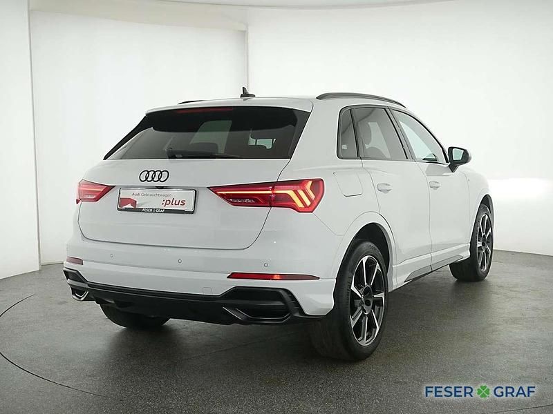 Gebraucht Audi Q3 Ambiente 245 PS (180 kW) 2022 Gletscherweiß metallic SUV