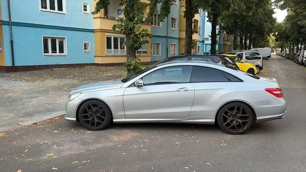 Gebraucht Mercedes E350 AMG 306 PS (225 kW) 2011 Silber Coupé