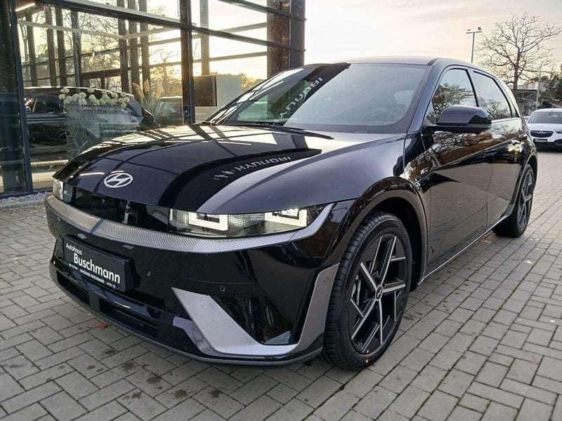 Abyss black mineraleffekt Neu 2025 Hyundai Ioniq N Line Kleinwagen | 55.790 € - Bild 1/4