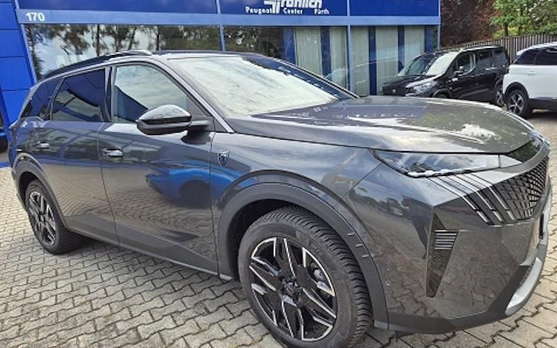 Grau Gebraucht 2025 Peugeot 5008 GTi Van / Kleinbus | 43.690 € (Etwas zu teuer) - Bild 1/4