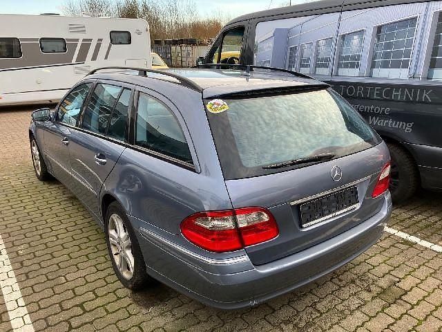 Gebraucht Mercedes E320 Avantgarde 224 PS (164 kW) 2007 Blau Kombi