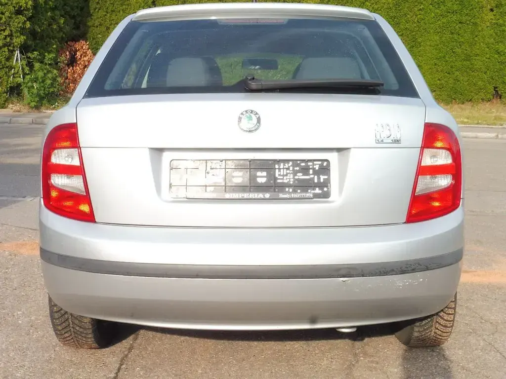 Gebraucht Skoda Fabia Elegance 75 PS (55 kW) 2001 Silber Limousine