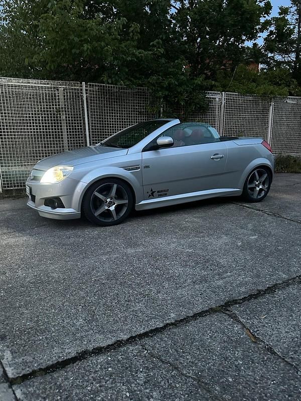 Silber Gebraucht 2006 Opel Tigra OPC Cabrio | 2.190 € (Fairer Preis) - Bild 1/4