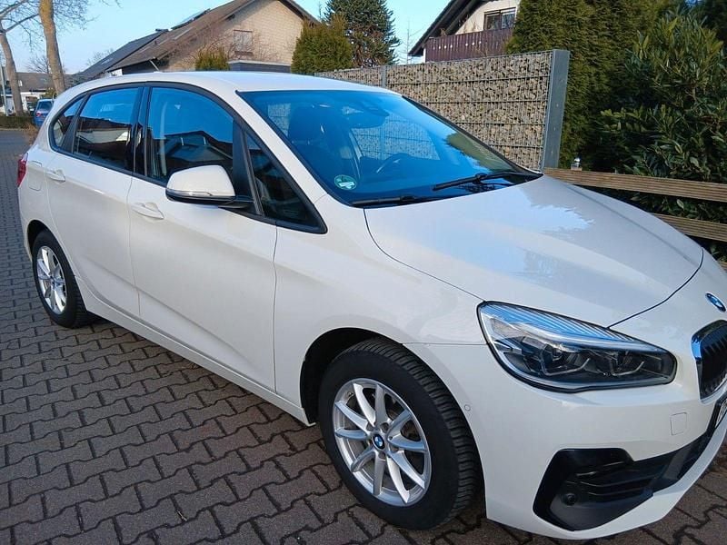 Gebraucht BMW 218 Advantage 140 PS (102 kW) 2019 Weiß Kombi
