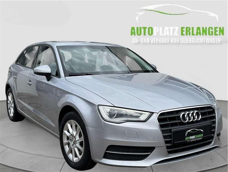 Florettsilber Gebraucht 2016 Audi A3 Attraction Limousine | 15.990 € (Guter Preis) - Bild 1/4