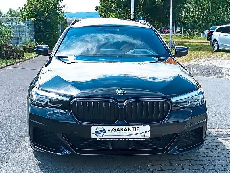 Schwarz Gebraucht 2022 BMW 530 M Sport Kombi | 45.990 € (Teuer) - Bild 1/4