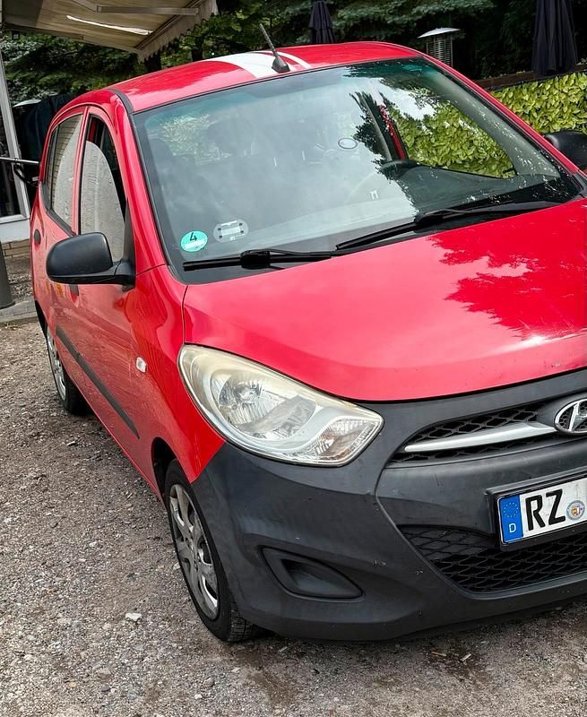 Rot Gebraucht 2011 Hyundai i10 Kleinwagen | 1.900 € (Fairer Preis) - Bild 1/4