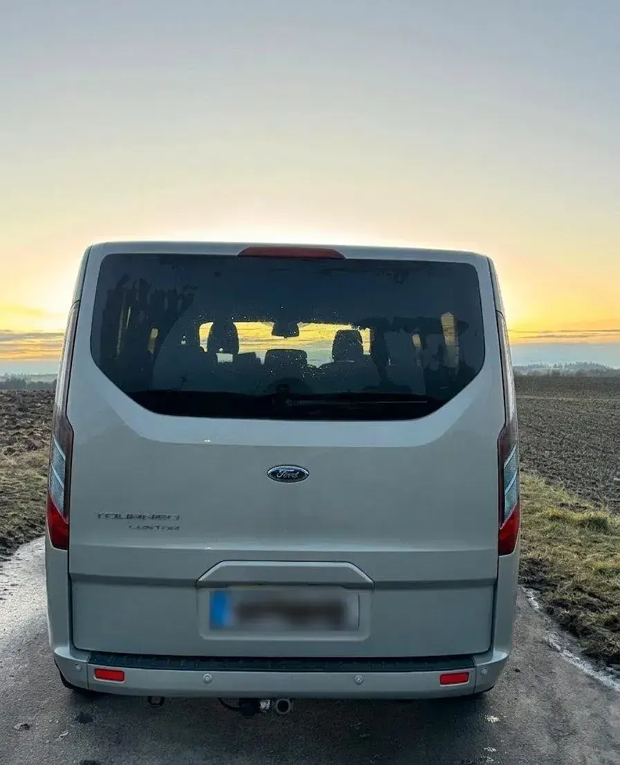Gebraucht Ford Tourneo 170 PS (125 kW) 2018 Van / Kleinbus