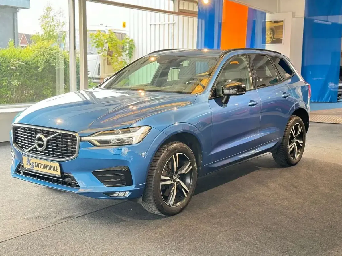 Second-hand Volvo XC60 R-Design 197 CP (144 kW) 2019 Albastru SUV
