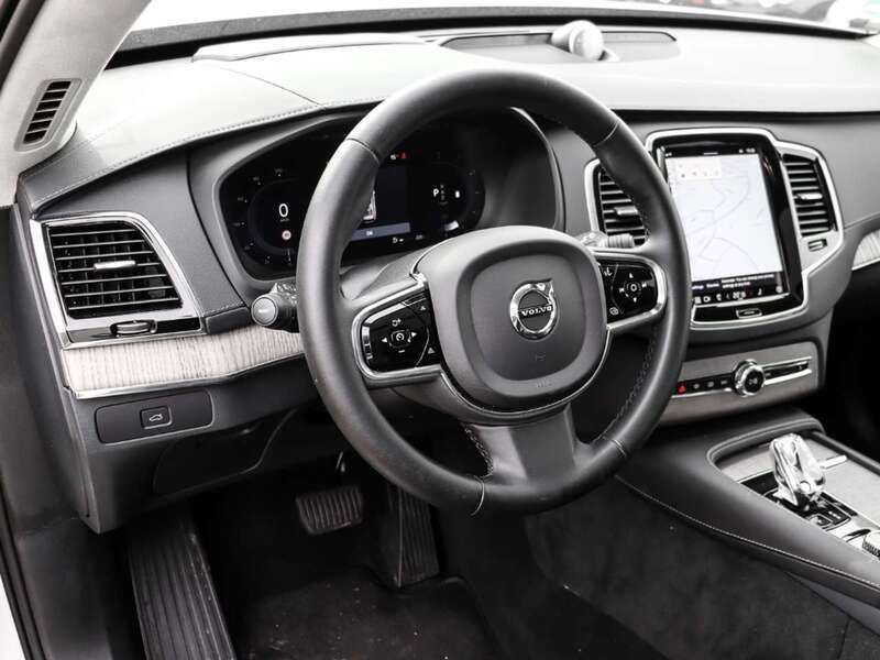 Gebraucht Volvo XC90 Ultimate 235 PS (172 kW) 2023 Crystal white / metallic SUV