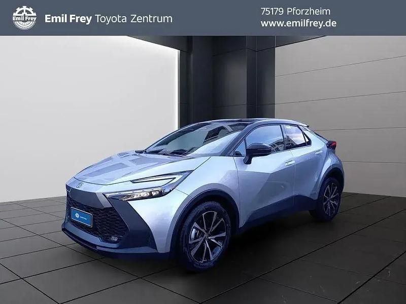 Shimmering silver metallic/schwa Neu 2025 Toyota C-HR SUV | 34.890 € (Guter Preis) - Bild 1/4