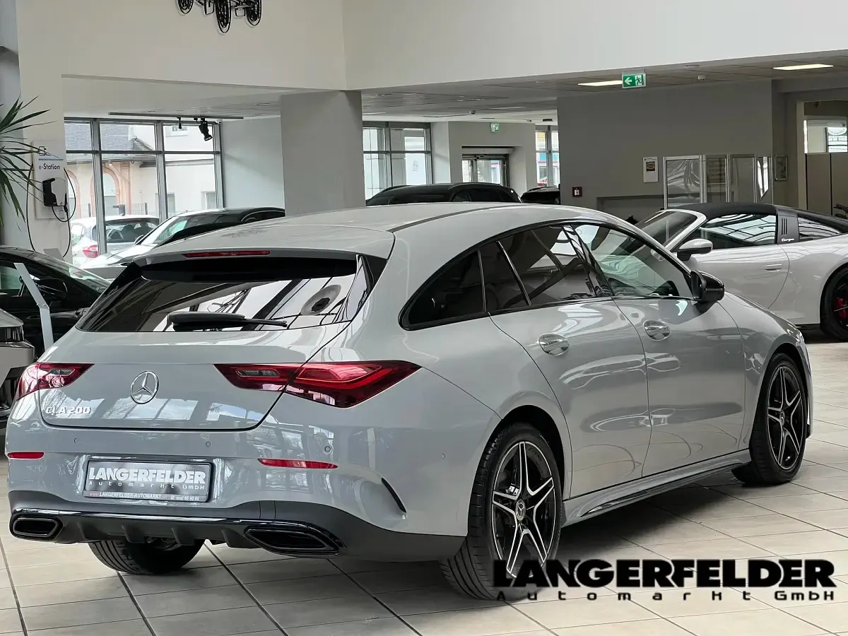 Gebraucht Mercedes CLA200 Edition 177 PS (130 kW) 2025 Alpingrauunilack Kombi