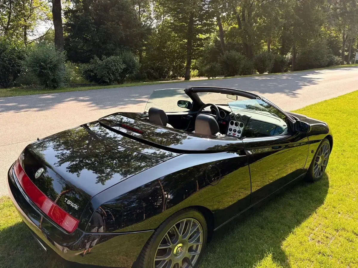 Gebraucht Alfa Romeo Spider 150 PS (110 kW) 2000 Schwarz Cabrio