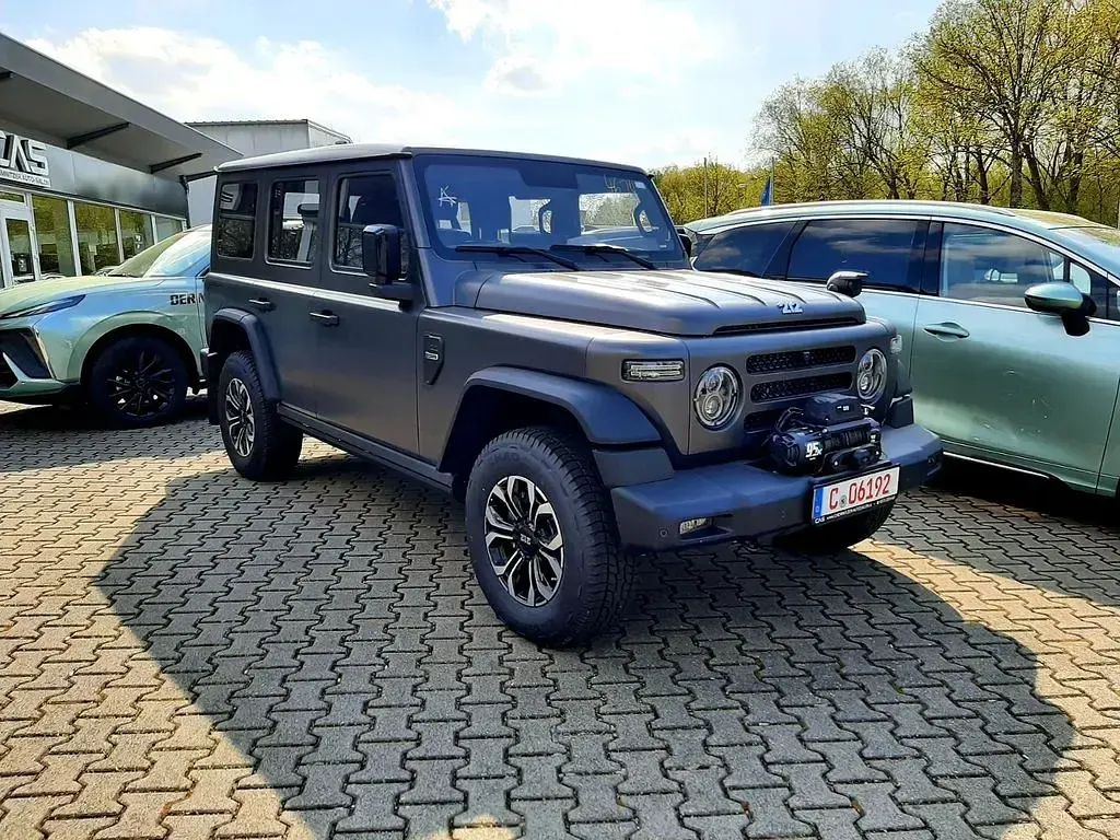 Neu BAW 212 166 PS (122 kW) 2026 Grau SUV