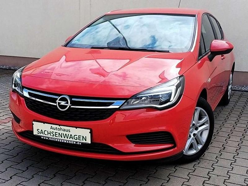Rot Gebraucht 2019 Opel Astra Edition Kleinwagen | 12.990 € (Fairer Preis) - Bild 1/4