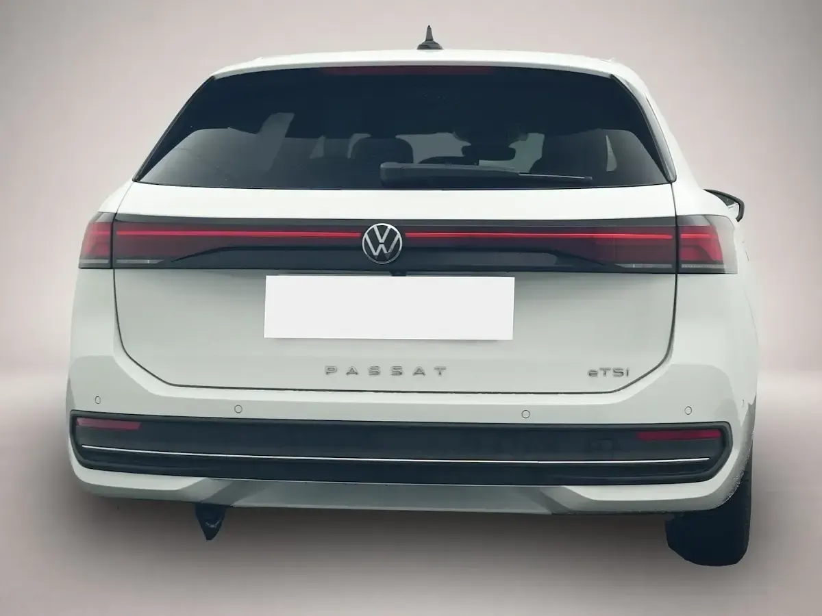 Gebraucht VW Passat Business 150 PS (110 kW) 2025 Weiß Kombi