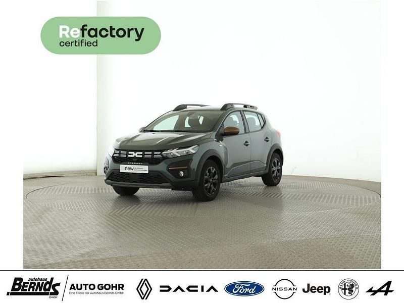 Safarigrüngrau metallic (kqm) (metallic) Gebraucht 2024 Dacia Sandero Extreme Limousine | 16.880 € (Fairer Preis) - Bild 1/4