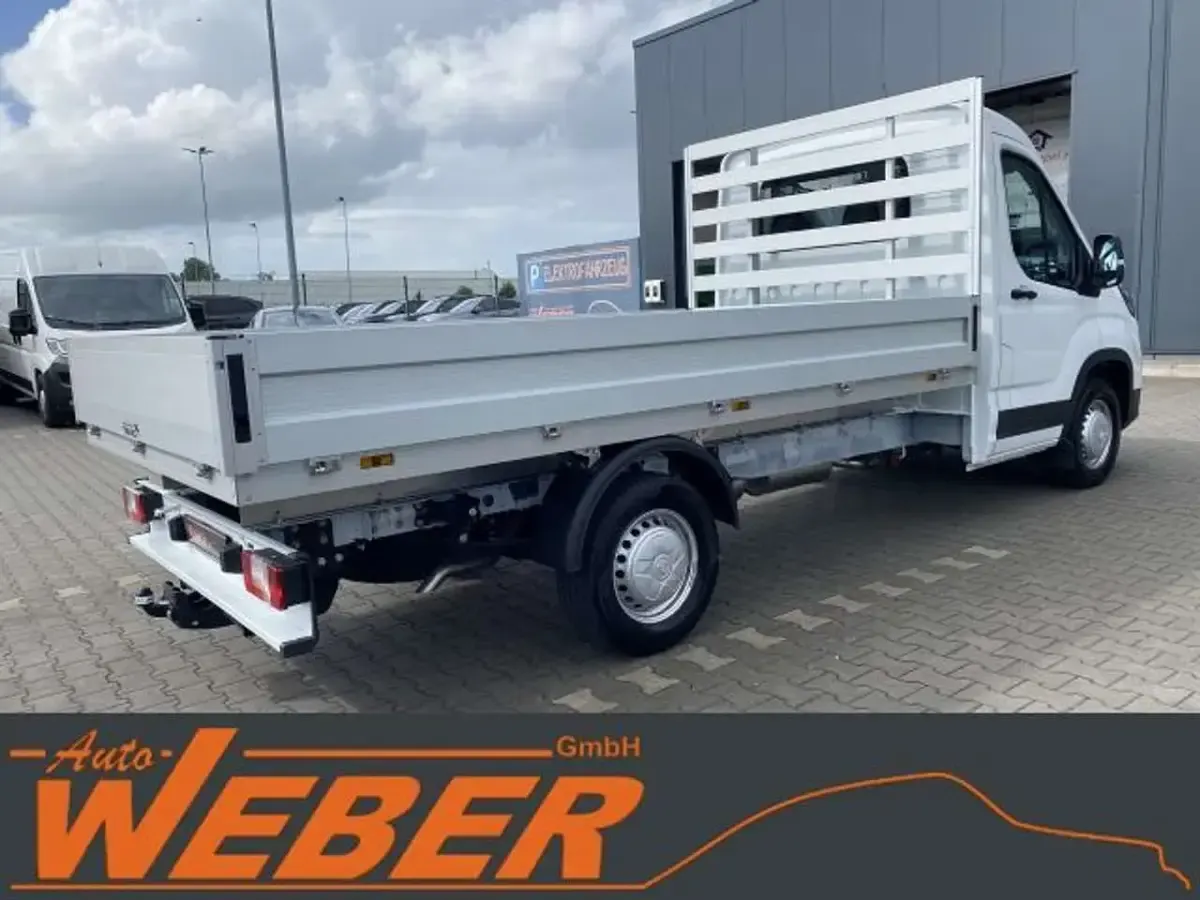 Neu Maxus V90 148 PS (108 kW) 2025 Weiß Van