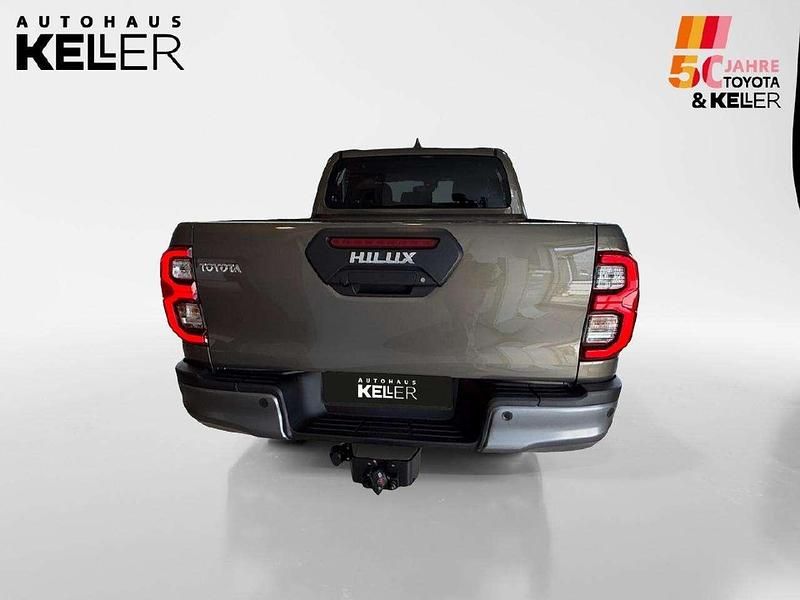 Neu Toyota HiLux 204 PS (150 kW) 2025 Manganbronze metallic Pickup