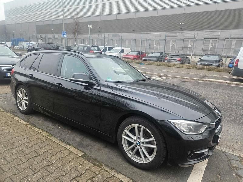 Gebraucht BMW 320 183 PS (134 kW) 2014 Schwarz Kombi