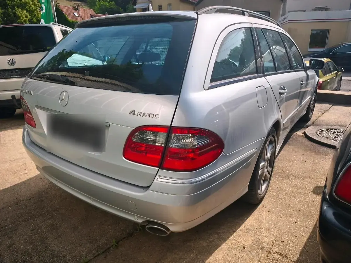 Gebraucht Mercedes E280 190 PS (139 kW) 2009 Silber Kombi