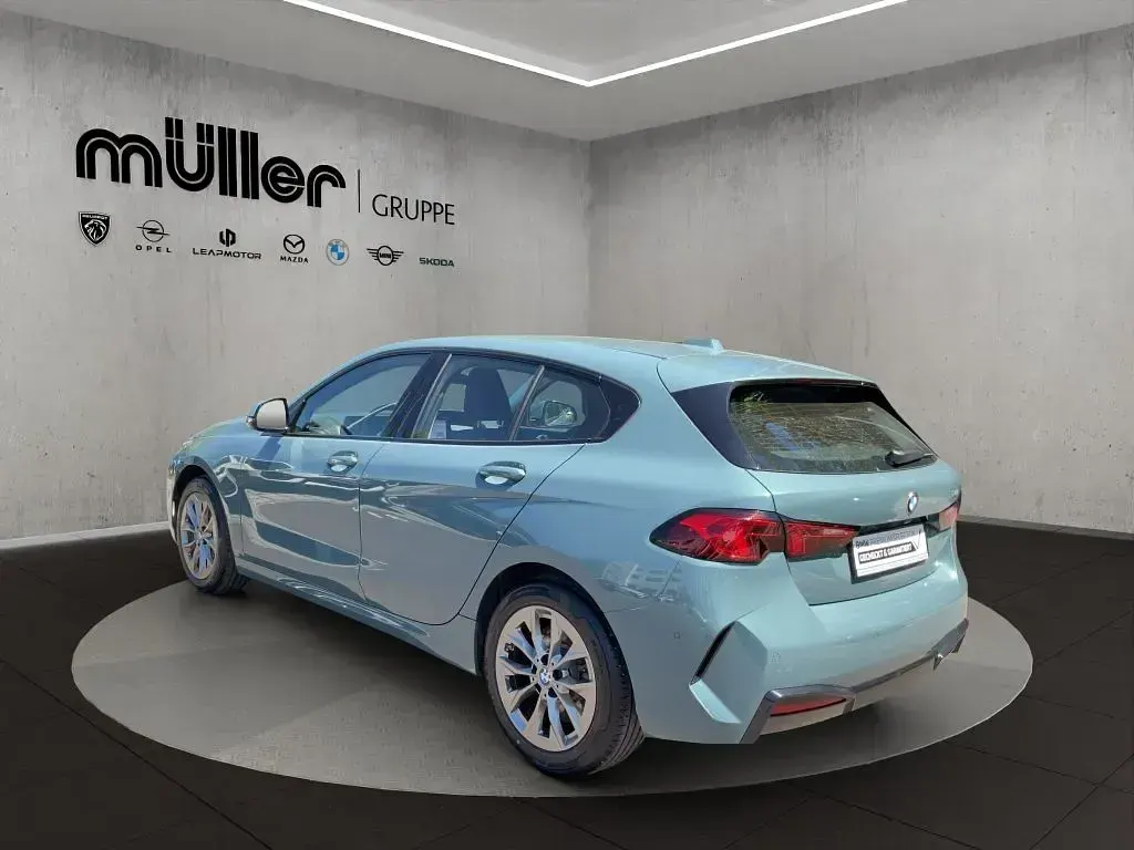 Gebraucht BMW 120 Efficient Dynamics 170 PS (125 kW) 2025 Cape york grün Kleinwagen