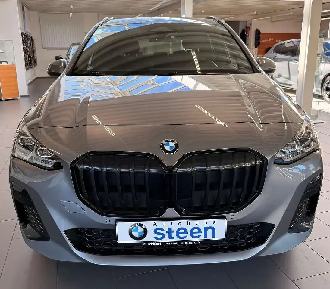 Gebraucht BMW 220 170 PS (125 kW) 2023 Skyscraper grau metallic Kombi