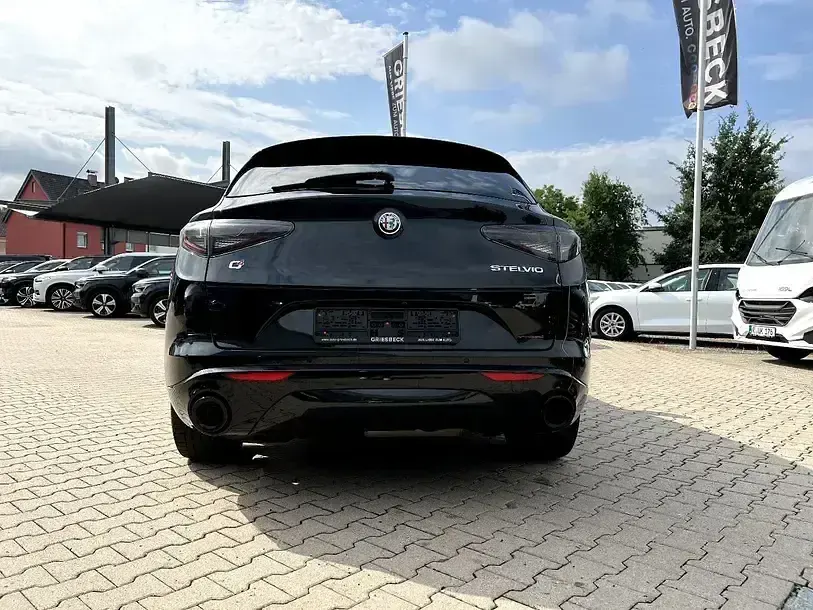 Gebraucht Alfa Romeo Stelvio Veloce 209 PS (153 kW) 2023 Nero vulcano schwarz (metallic) SUV