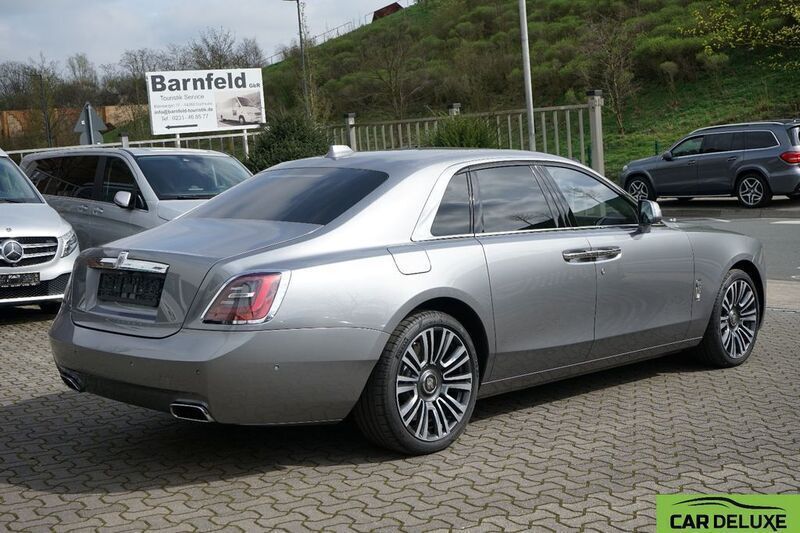 Gebraucht Rolls Royce Ghost 571 PS (419 kW) 2021 Jubileesilver metallic Limousine