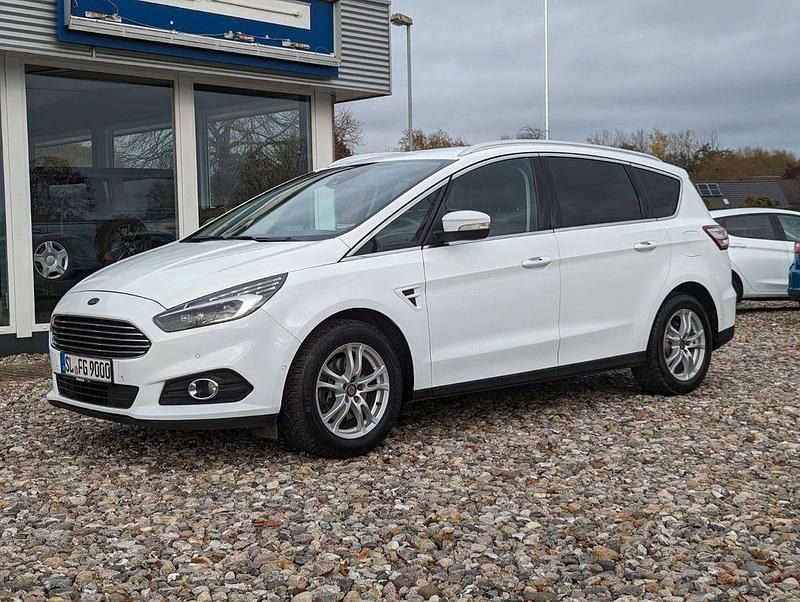 Gebraucht Ford S-MAX Titanium 150 PS (110 kW) 2019 Weiß Van / Kleinbus