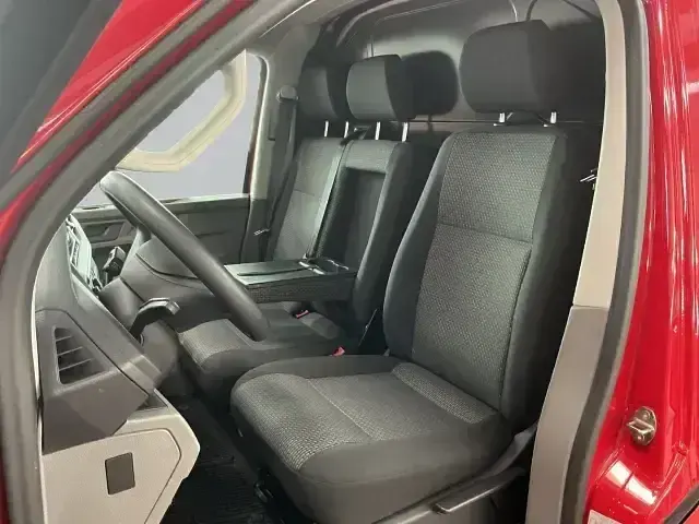 Gebraucht VW T6.1 110 PS (80 kW) 2022 Rot Van