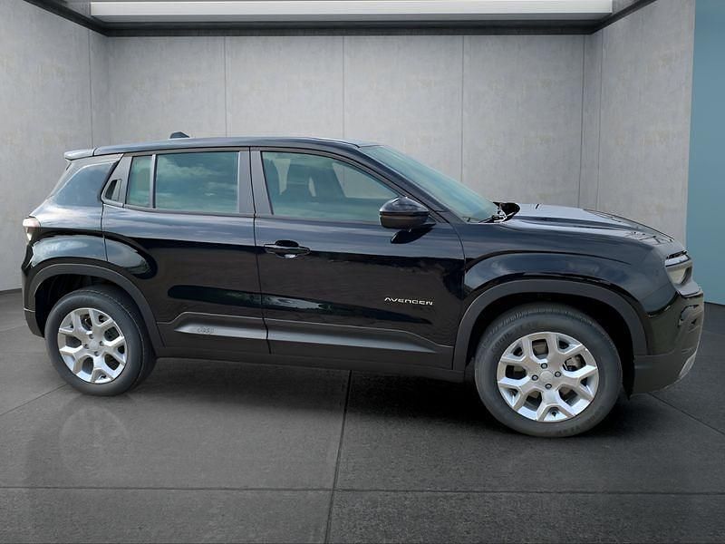 Neu Jeep Avenger 101 PS (74 kW) 2025 Schwarz SUV
