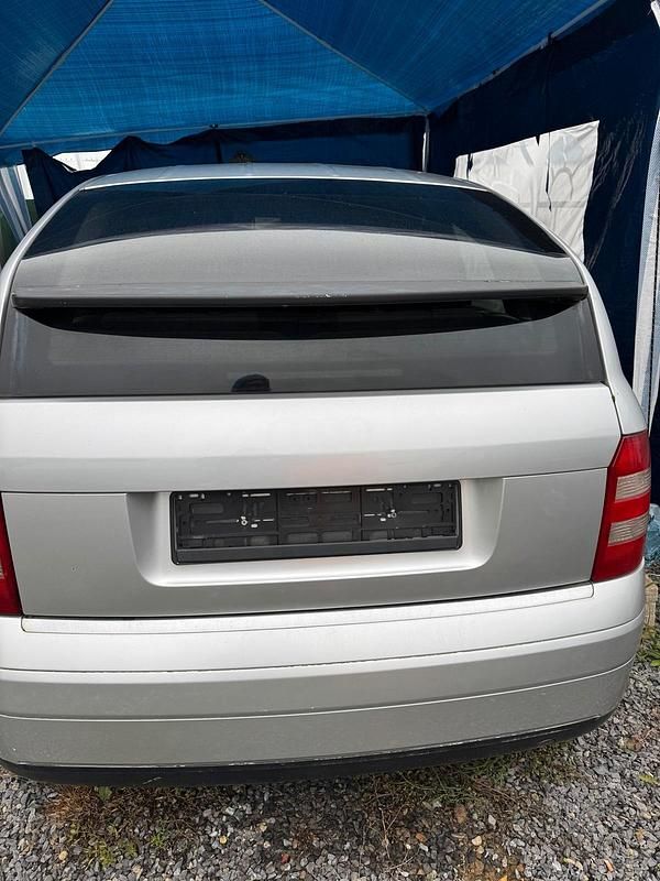 Silber Gebraucht 2000 Audi A2 Kleinwagen | 3.300 € (Fairer Preis) - Bild 1/4