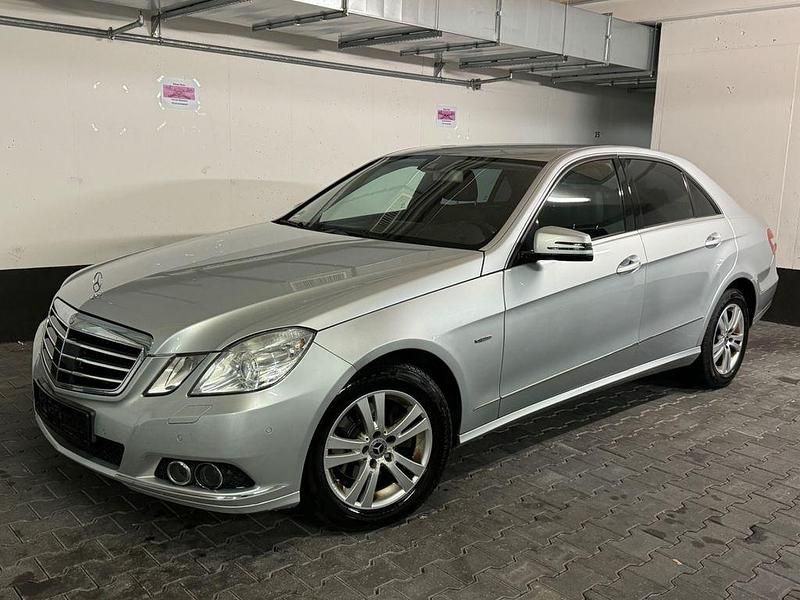 Gebraucht Mercedes E220 170 PS (125 kW) 2010 Silber Limousine