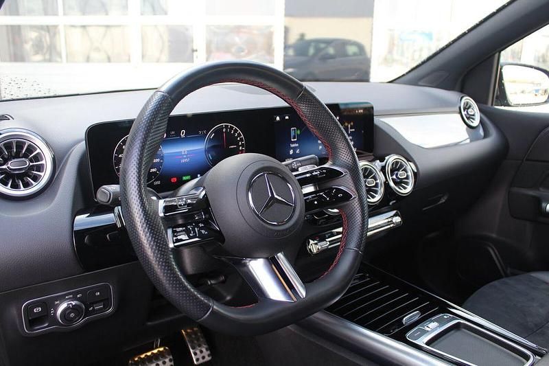 Gebraucht Mercedes B250e AMG 163 PS (119 kW) 2023 Mountaingrau Van / Kleinbus